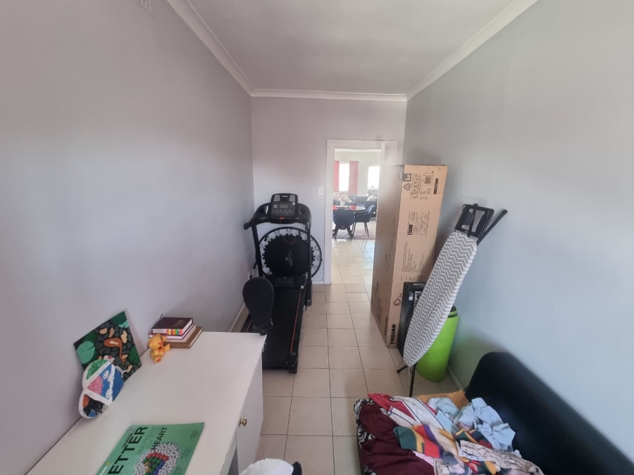 To Let 4 Bedroom Property for Rent in Claremont Western Cape